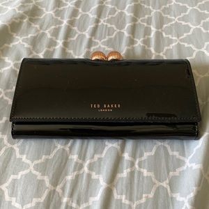 TED BAKER BLACK PATENT LEATHER WALLET